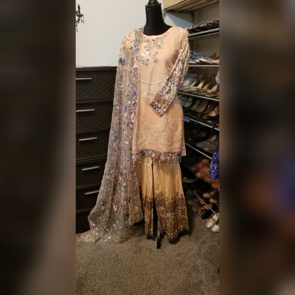 Noor lawn